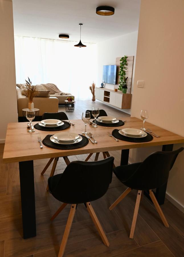 Adorable Holiday Apartment Malinska Buitenkant foto