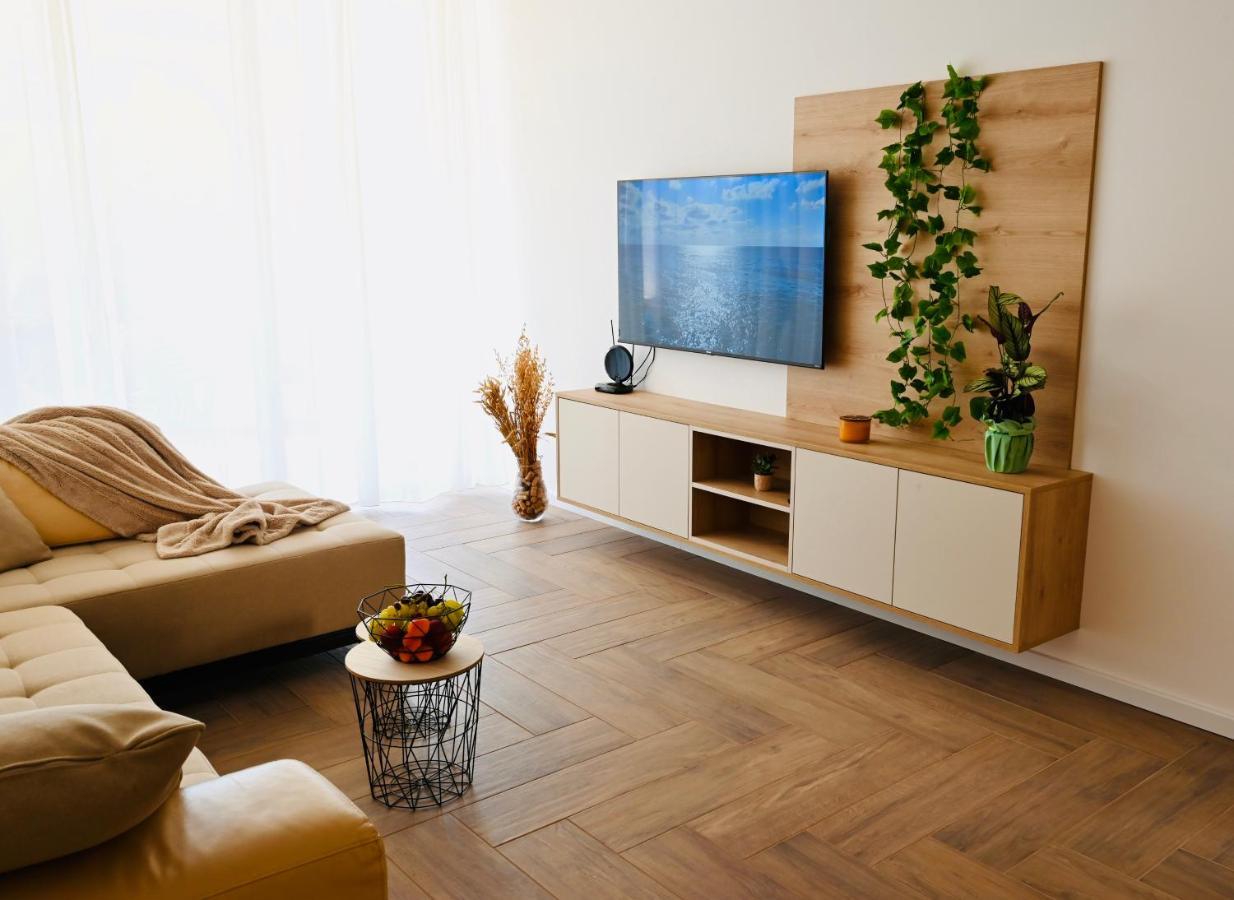 Adorable Holiday Apartment Malinska Buitenkant foto