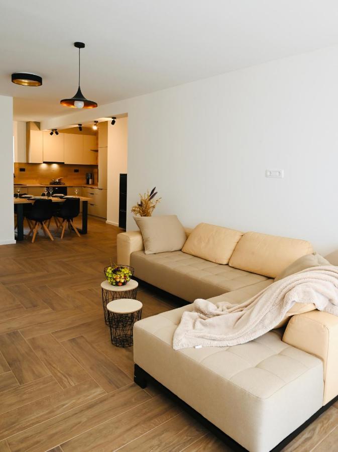 Adorable Holiday Apartment Malinska Buitenkant foto