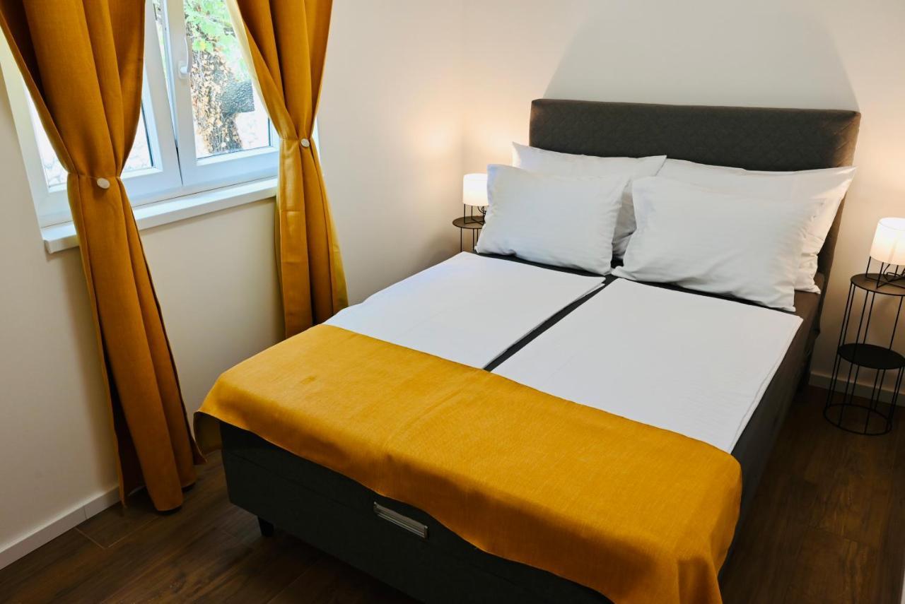Adorable Holiday Apartment Malinska Buitenkant foto