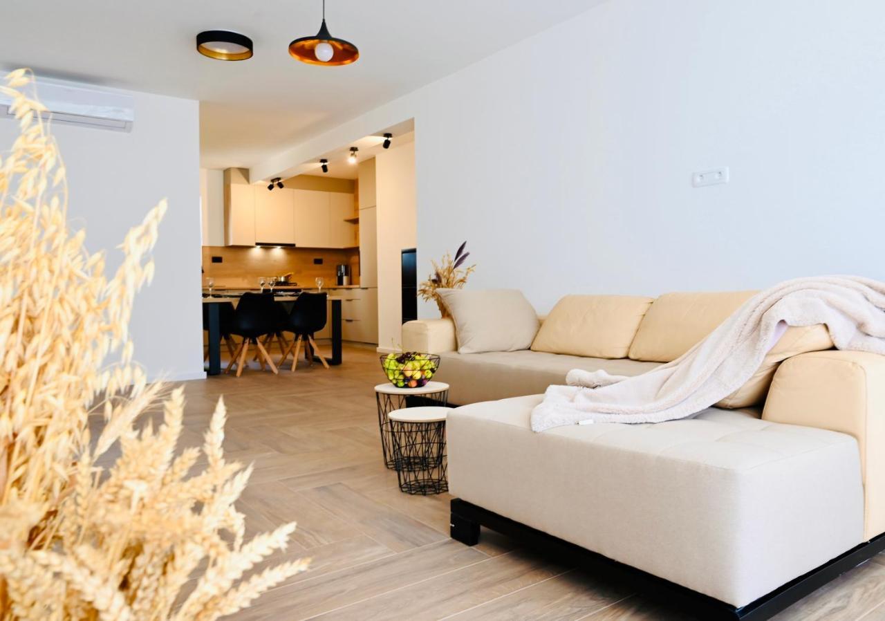 Adorable Holiday Apartment Malinska Buitenkant foto